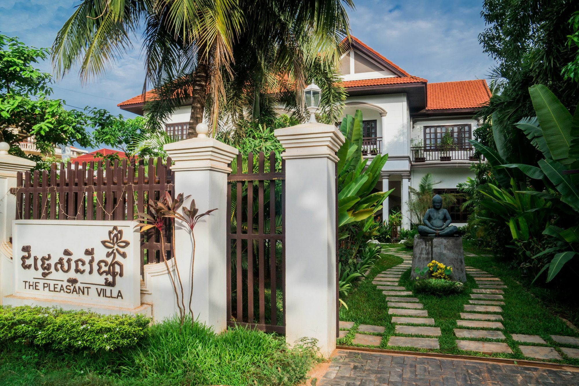 Angkor Yellow Villa Сиемрип Экстерьер фото